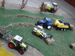 Claas Axos,Claas Targo,Claas Jaguar,New Holland T7 210 +New Holland BB 9080