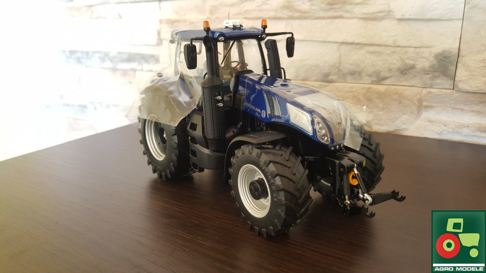 New Holland T8  435 Blue Power Marge Models